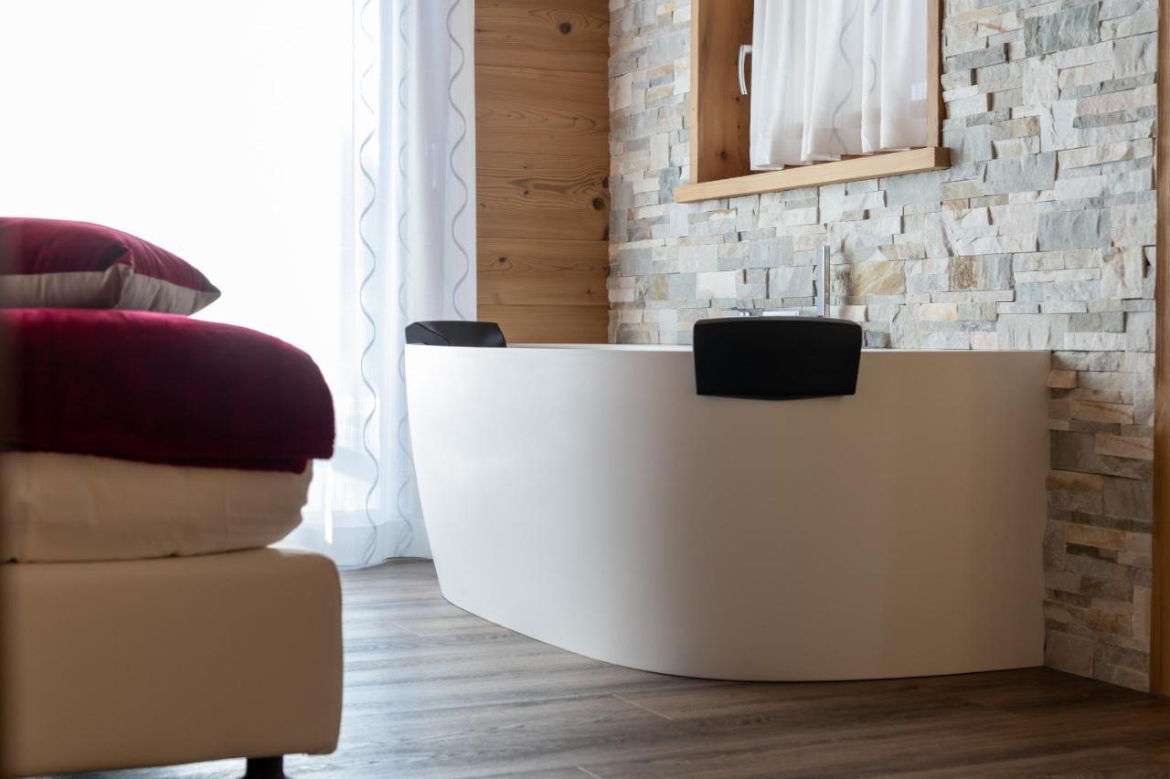 Chalet Imbosc'Che - 5 Beautiful Rooms In Charming B&B Лівіньо Екстер'єр фото